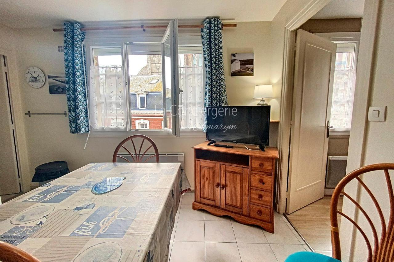 Appartement avec vue sur le port et proche de la mer Le Tréport Extérieur photo